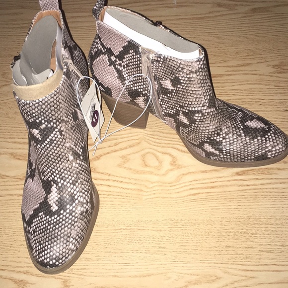 New Womens Snake Print Booties 3 4 Heel 